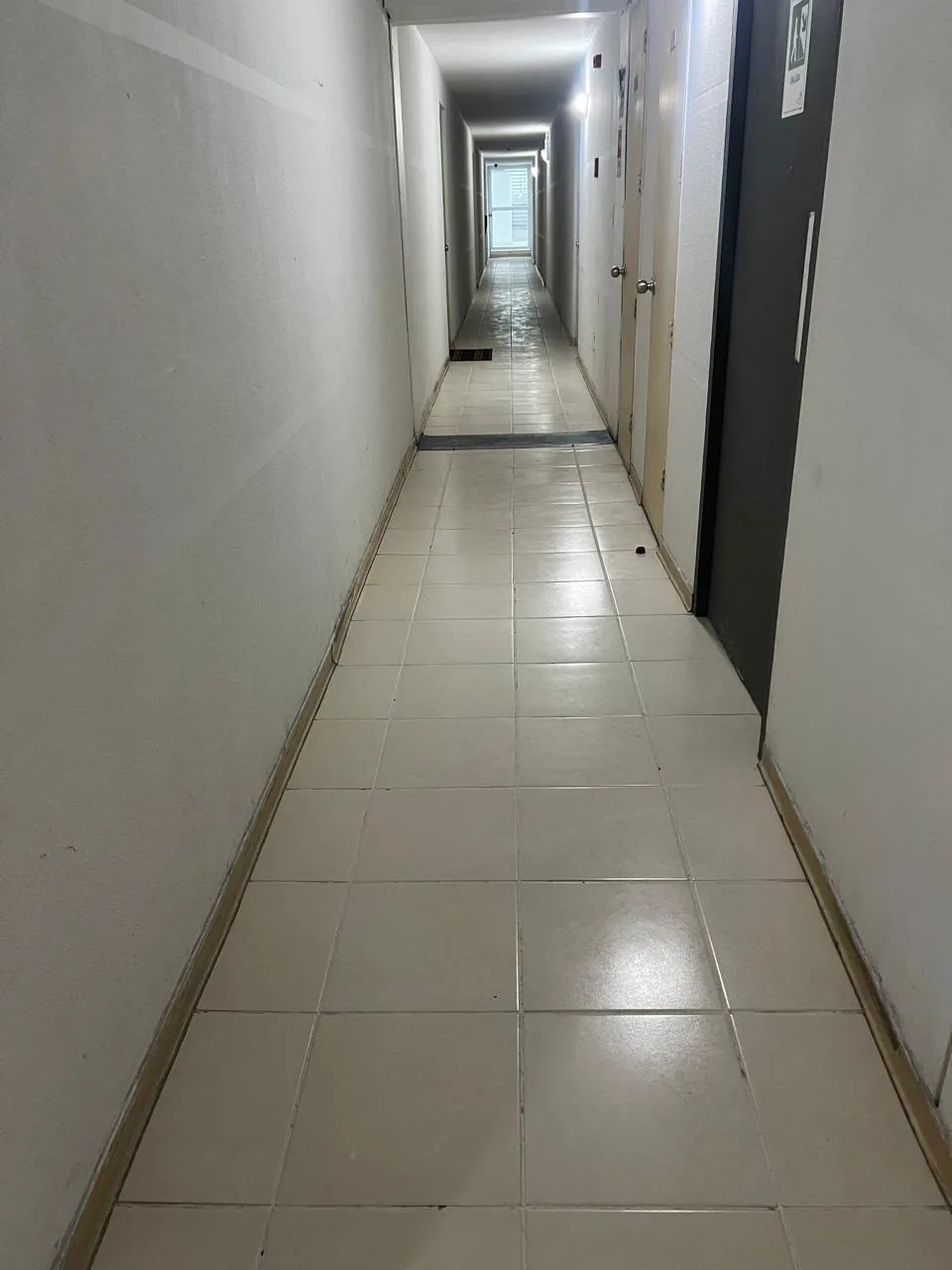 Lavado de pasillos y estacionamientos